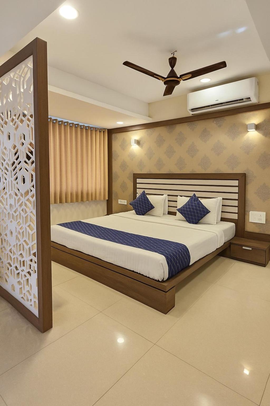 Stayguru Hotel Atithi Bhuj Bagian luar foto